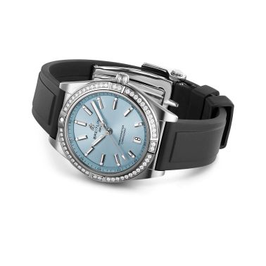 Montre Breitling Chronomat Automatic 36 Ice Blue lunette sertie cadran bleu bracelet caoutchouc noir 36 mm G10380591C1S1