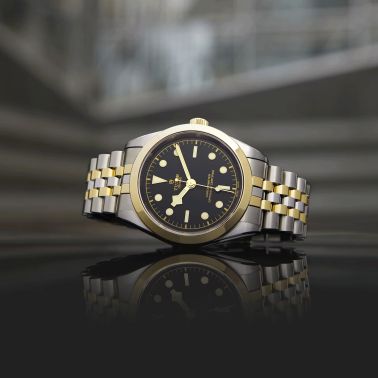 Tudor Black Bay 39 S&G automatic watch yellow gold bezel black dial steel and yellow gold bracelet 39 mm