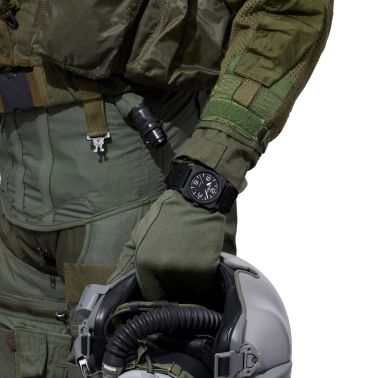 Montre Bell & Ross New BR 03 Black Matte céramique automatique cadran noir bracelet caoutchouc 41 mm