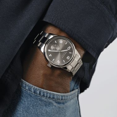 Montre Nomos Club Sport Neomatik Smoke automatique fond acier cadran gris bracelet acier 39,5 mm 763