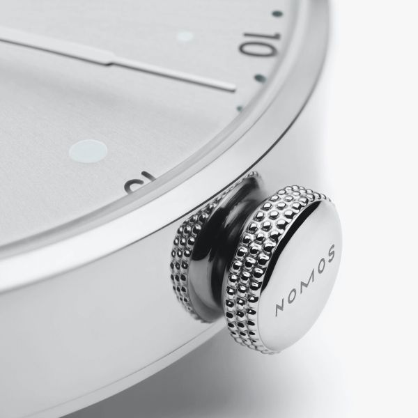 Montre Nomos Metro All Silver mécanique fond saphir cadran argent bracelet cuir gris 33 mm 1122