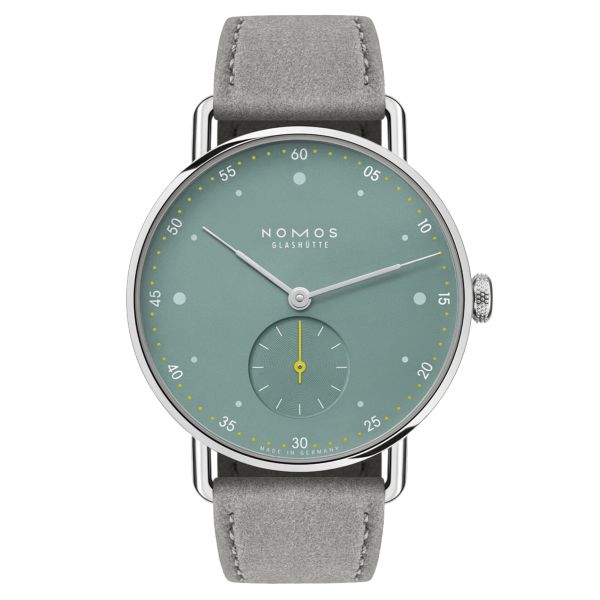 Montre Nomos Metro Sage mécanique fond acier cadran vert bracelet cuir gris 33 mm 1124.SB