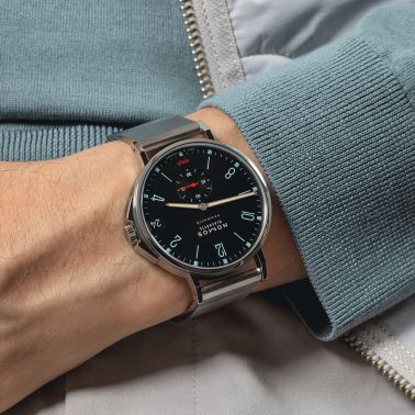 Montre NOMOS Tangente Sport Neomatik 42 date automatique cadran bleu noir bracelet acier 42 mm 581