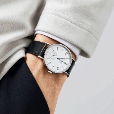 Montre NOMOS Tangente Neomatik 39 automatique bracelet cuir cousu main noir 38,5 mm 140