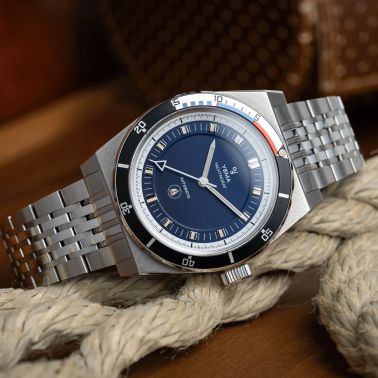 Yema Urban Yachtingraf automatic watch white bezel blue dial stainless steel bracelet 39 mm YYAC23-AMS