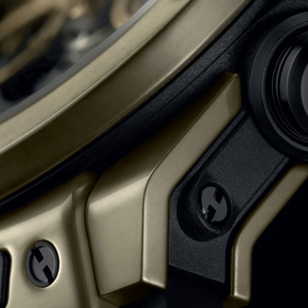 Montre Hublot Big Bang Unico Full Magic Gold automatique cadran squelette bracelet caoutchouc noir 44 mm 421.MX.1130.RX