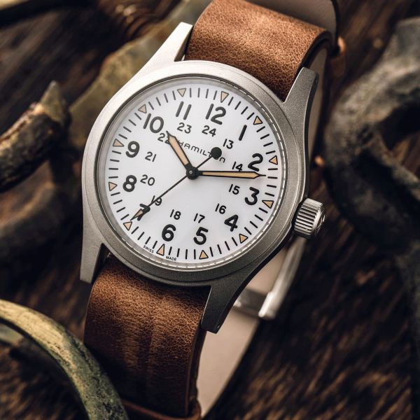 Montre Hamilton Khaki Field Mechanical cadran blanc bracelet nato cuir brun 38 mm H69439511