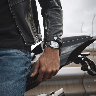 Montre Hamilton Khaki Pilot Pioneer mécanique cadran argent bracelet textile gris 36 mm H76419951