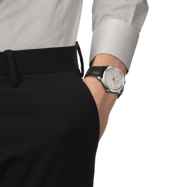 Montre Tissot T-Classic PR 100 quartz cadran argent bracelet cuir brun 40 mm T150.410.16.031.00