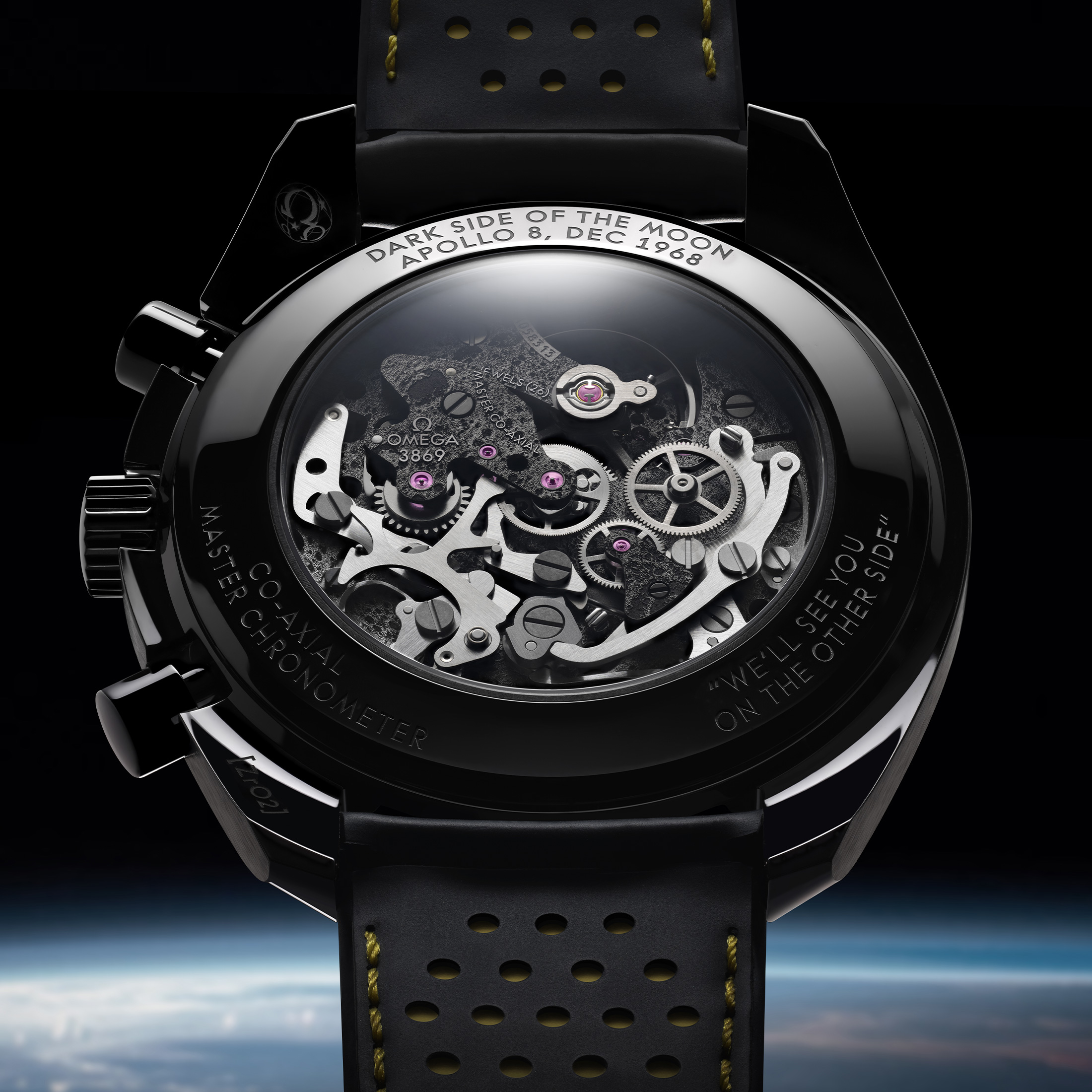 Montre Omega Speedmaster Moonwatch Dark Side of the Moon "Apollo 8" 2024 mécanique 44,25 mm