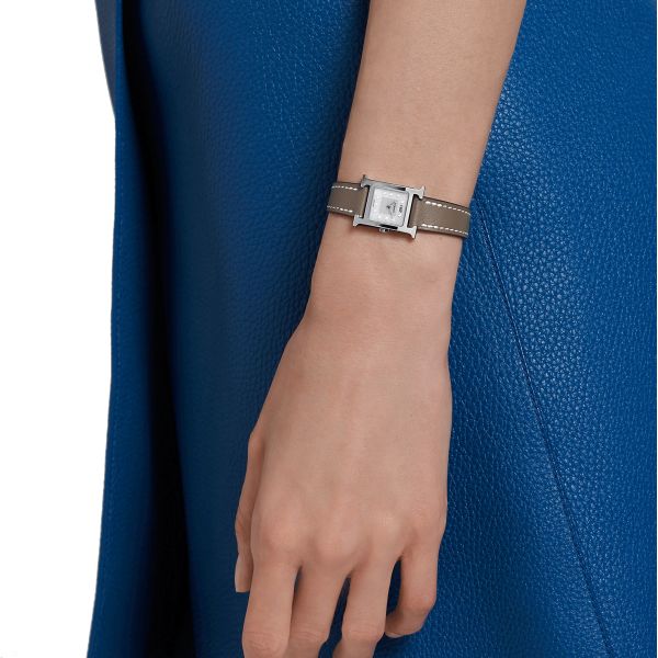【HERMES 】アワーHウォッチミニモデル21 mm シルバーホワイト Heure H watch, Mini model, 21 mm | Hermès Mainland China