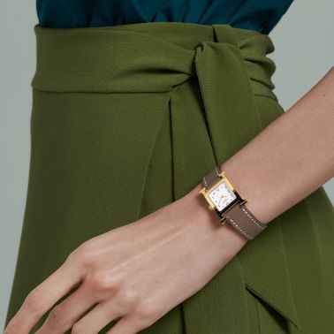 Montre HERMÈS Heure H Petit Modèle PVD quartz cadran blanc bracelet cuir taupe 25 mm W055422WW00