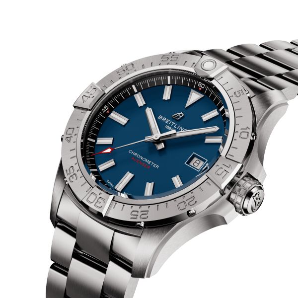 Montre Breitling Avenger automatique cadran bleu bracelet acier 42 mm A17328101C1A1