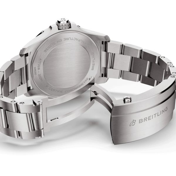 Montre Breitling Avenger automatique cadran bleu bracelet acier 42 mm A17328101C1A1