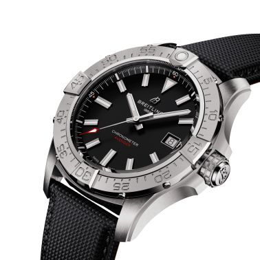 Montre Breitling Avenger automatique cadran noir bracelet cuir noir 42 mm A17328101B1X1