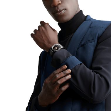 Montre Longines Conquest Heritage automatique cadran noir bracelet cuir noir 40 mm L1.650.4.52.2