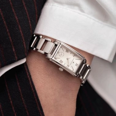 Montre Hamilton American Classic Ardmore cadran argenté bracelet acier 18.7 x 27 mm H11221114