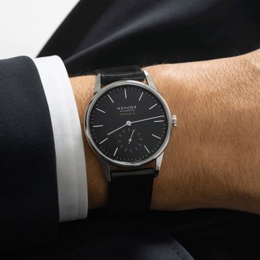 Montre Nomos Orion Neomatik New Black automatique cadran noir bracelet cuir noir 39 mm 346