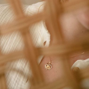 Médaille Augis Amour L'Attentionnée en or jaune