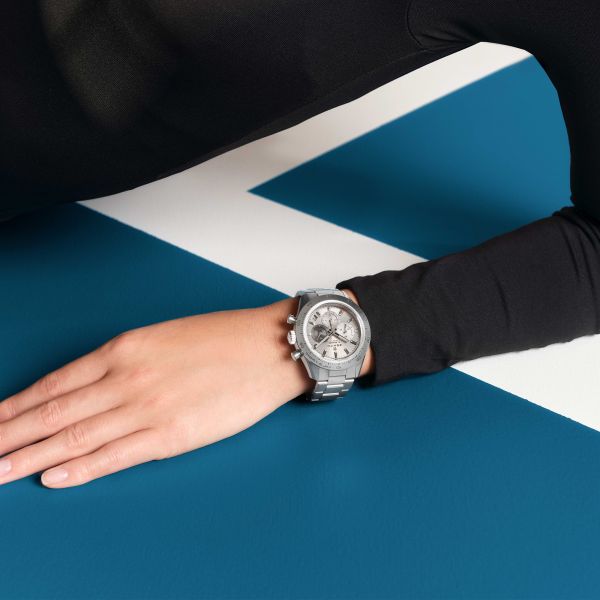 Montre Zenith Chronomaster Sport Titane automatique cadran gris bracelet titane 41 mm