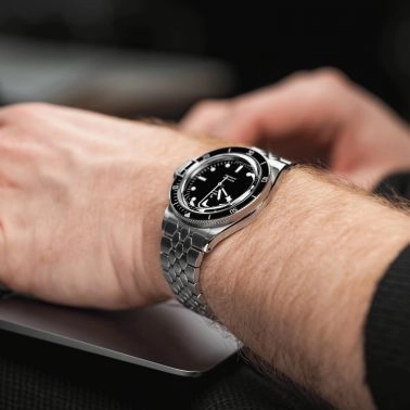 Yema Superman Slim CMM.20 automatic watch black dial steel bracelet 39 mm