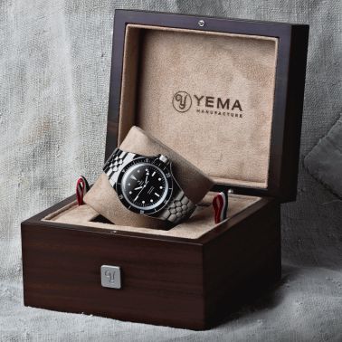 Yema Superman Slim CMM.20 automatic watch black dial steel bracelet 39 mm