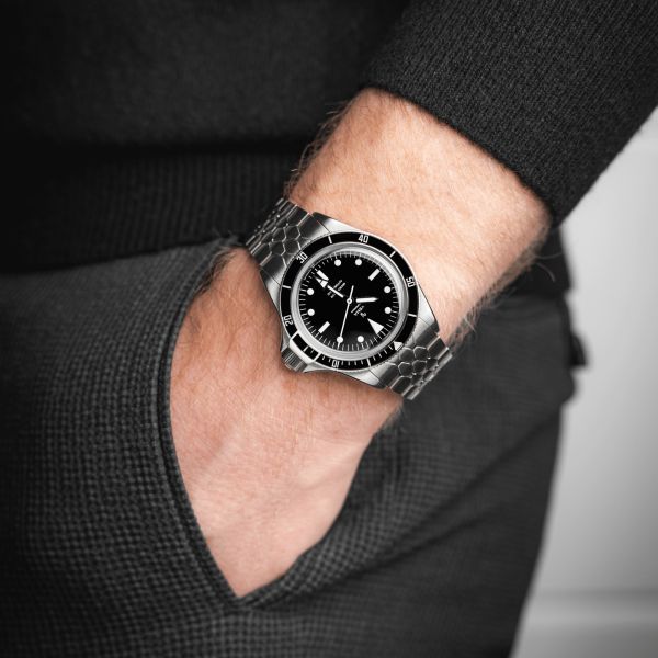 Yema Superman Slim CMM.20 automatic watch black dial steel bracelet 39 mm