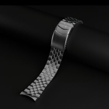 Yema Superman Slim CMM.20 automatic watch black dial steel bracelet 39 mm