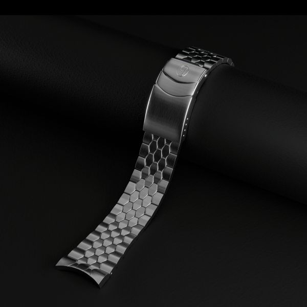 Yema Superman Slim CMM.20 automatic watch black dial steel bracelet 39 mm