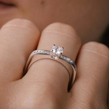 Solitaire Lepage Intrépide en or blanc et diamants