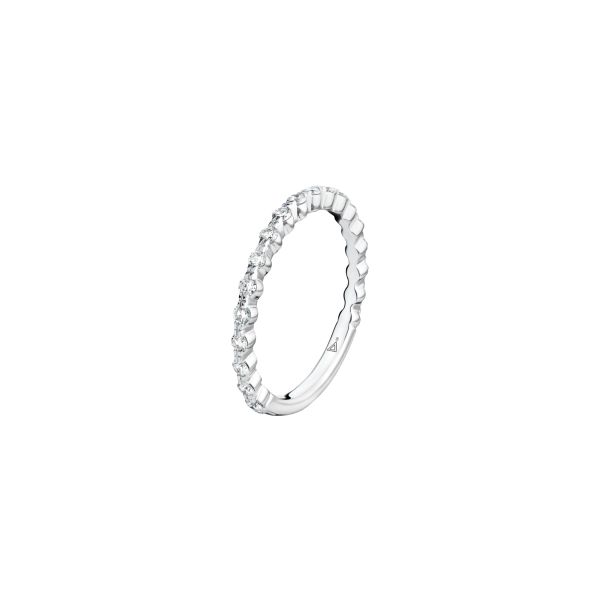 Lepage Romance PM wedding band in white gold and diamonds