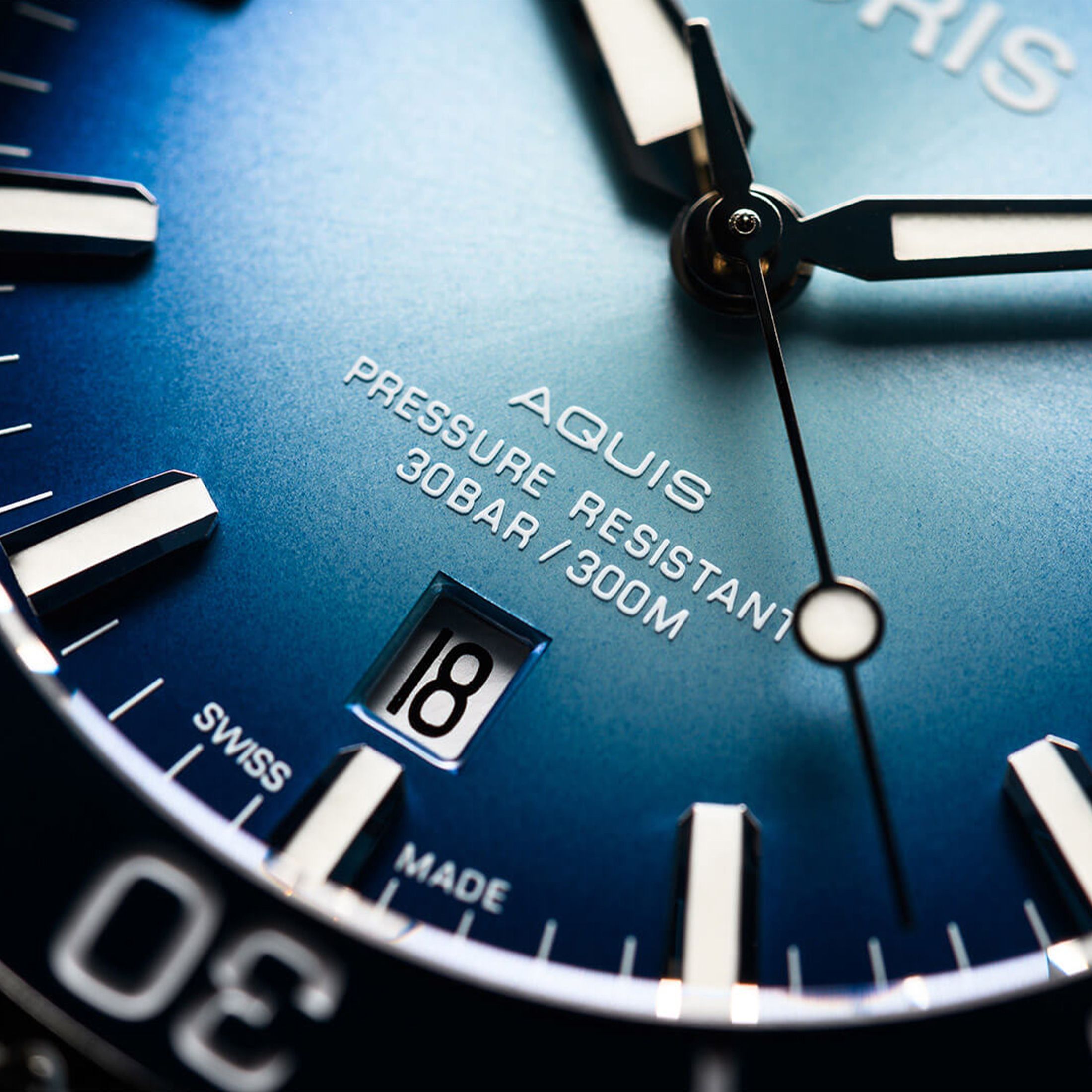 Montre Oris Aquis Date Lake Baikal 01 733 7730 4175-Set Lepage