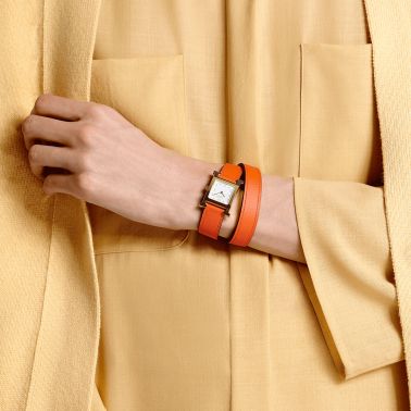 Montre HERMÈS Heure H Petit Modèle quartz plaqué or jaune cadran blanc bracelet double tour cuir marron 25 mm W036737WW00