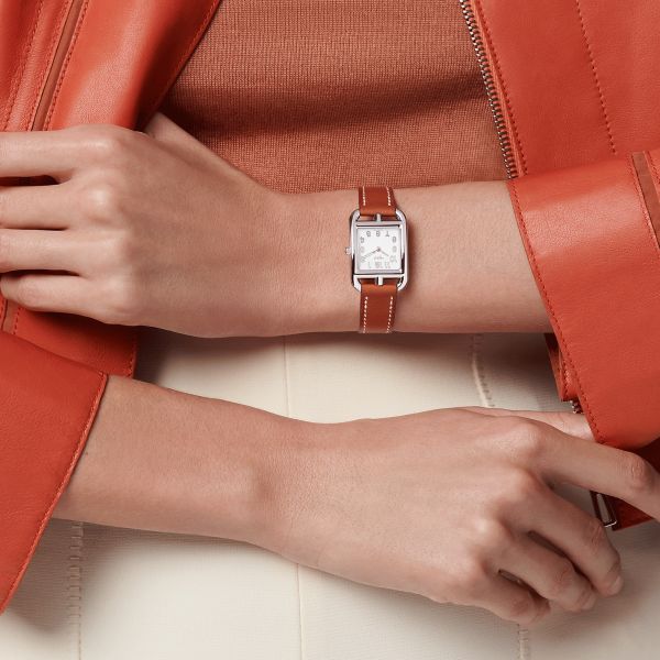 Montre HERMÈS Cape Cod Petit Modèle quartz cadran argenté bracelet cuir marron 31 mm W040232WW00