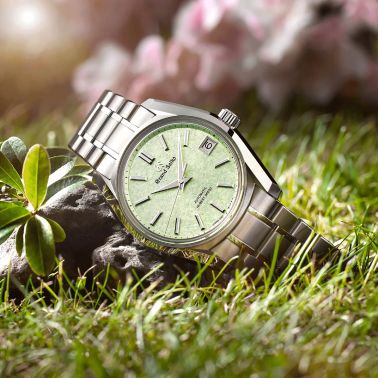 Montre Grand Seiko Heritage 62GS "Sakura-Wakaba" Hi-Beat 36 000 cadran vert bracelet titane 38 mm