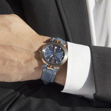 Montre Michel Herbelin Newport quartz acier PVD or jaune cadran bleu bracelet cuir bleu 38,5 mm