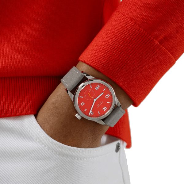 Montre NOMOS Club Campus Nonstop Red mécanique fond acier cadran rouge 36 mm 716.GB