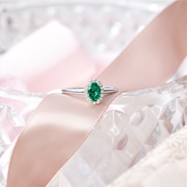 Lepage Antoinette ring in yellow gold, emerald and diamonds