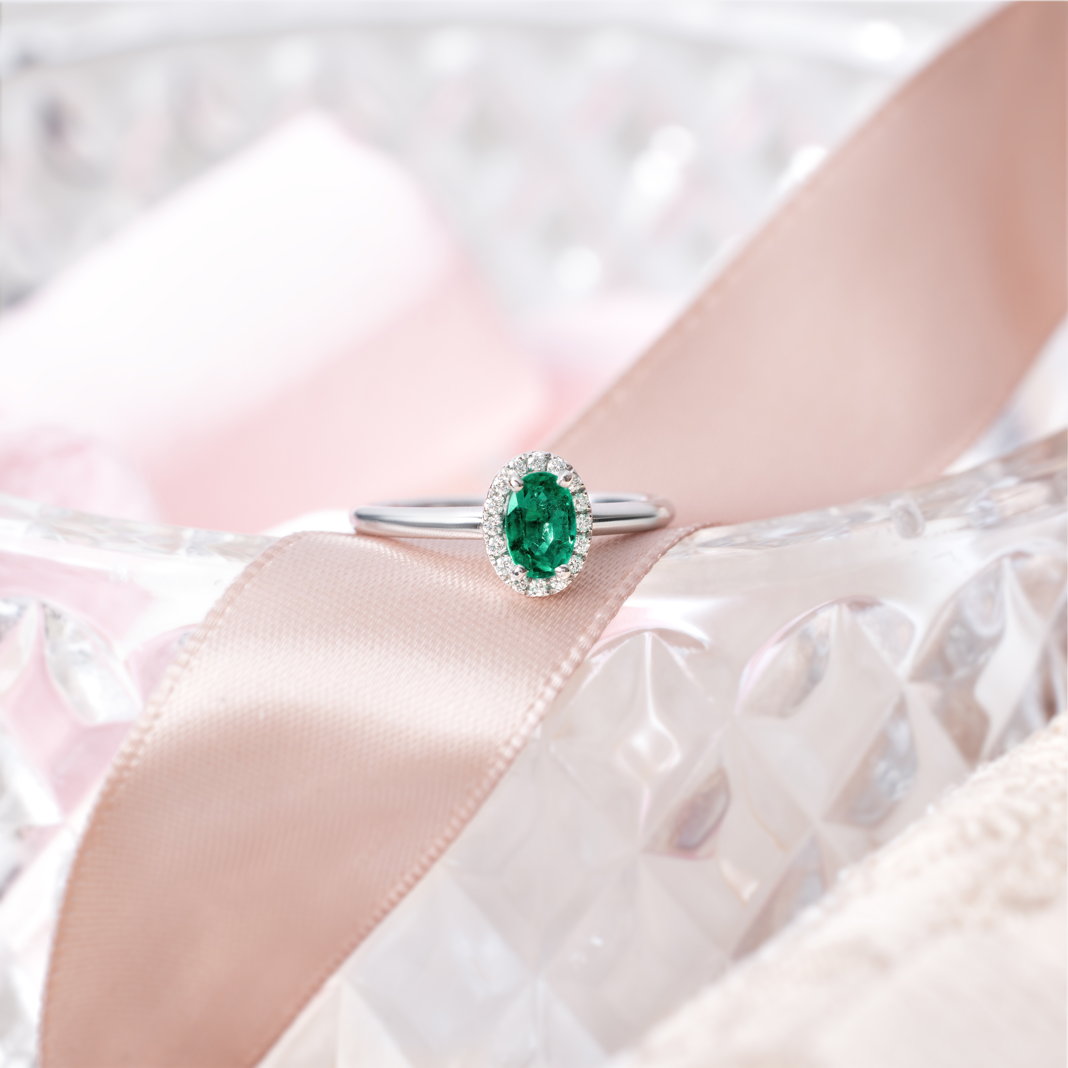Lepage Antoinette ring in yellow gold, emerald and diamonds