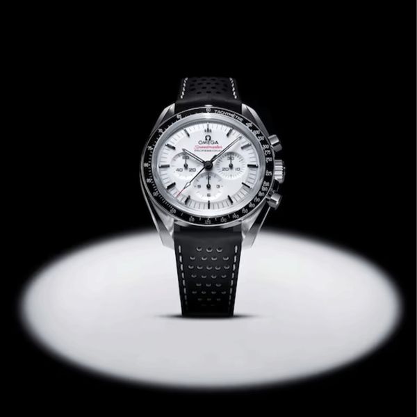 Montre Omega Speedmaster Moonwatch Professional Co-Axial Master Chronometer cadran blanc verre saphir bracelet cuir 42 mm