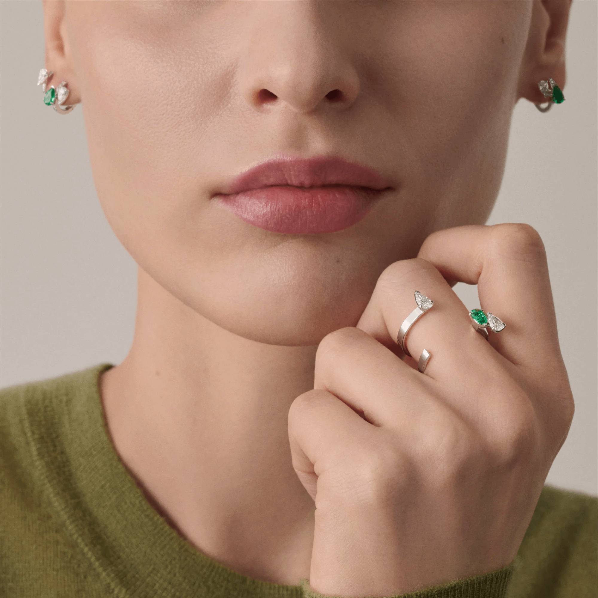 Repossi Serti sur Vide earring in white gold emerald and diamonds Lepage