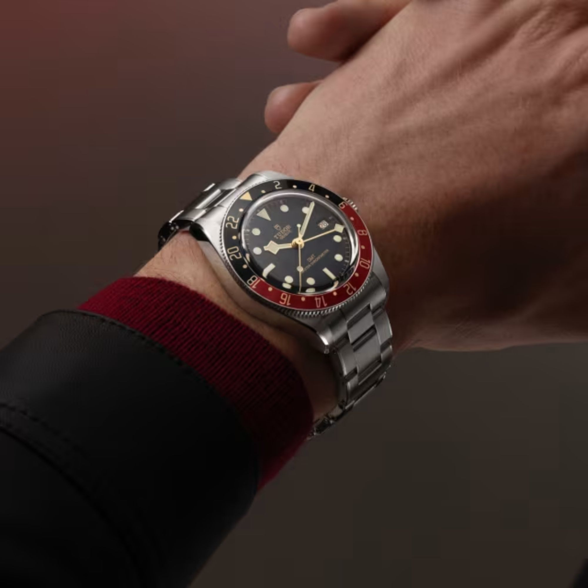 Tudor Black Bay 58 GMT automatic watch black and burgundy bezel black dial three-mesh steel bracelet 39 mm