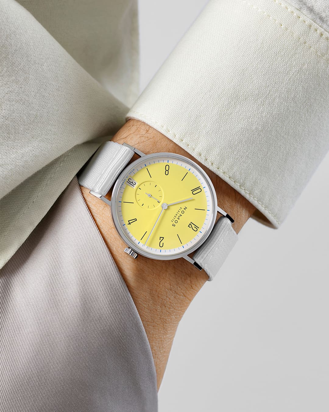 Montre Nomos Tangente 38 Date Kanari - Ed. limitée 175 ans mécanique bracelet textile gris 37,5 mm