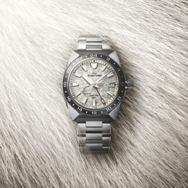 Montre Grand Seiko Sport Tokyo Lion GMT Titane Spring Drive cadran champagne bracelet titane 44,5 mm