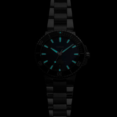 Montre Oris Plongée Aquis Date Calibre 733 automatique cadran bleu bracelet acier 43,5 mm