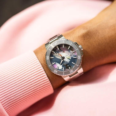 Montre Oris Plongée Aquis Date Upcycle Calibre 733 automatique cadran multi bracelet acier 43,5 mm