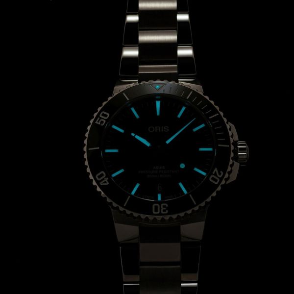 Montre Oris Plongée Aquis Date Calibre 733 automatique cadran vert bracelet acier 41,5 mm