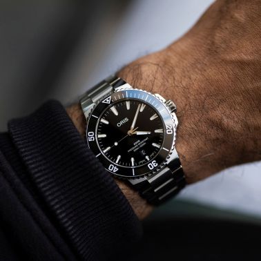 Montre Oris Plongée Aquis Date Calibre 733 automatique cadran noir bracelet acier 41,5 mm