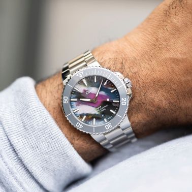Montre Oris Plongée Aquis Date Upcycle Calibre 733 automatique cadran multi bracelet acier 41,5 mm
