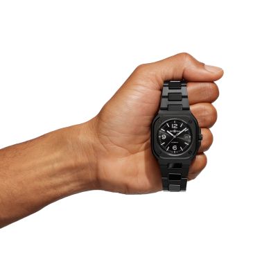 Bell & Ross BR 05 Black Ceramic automatic black dial ceramic bracelet 41 mm